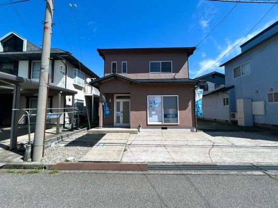Renovated 4LDK House for Sale in Tsuruta, Ishikawa - Main Image