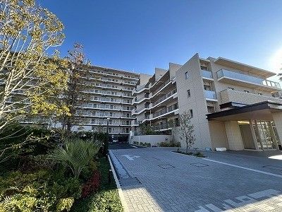 Modern 3LDK Apartment in Inagekaigan, Chiba City - Thumbnail 2