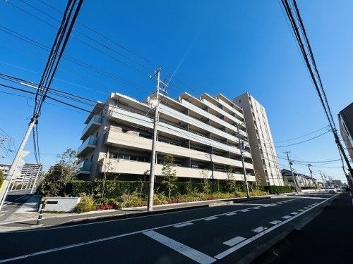 Modern 3LDK Apartment in Inagekaigan, Chiba City - Thumbnail 3