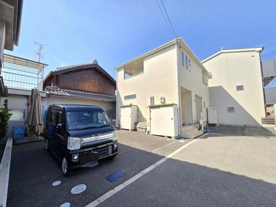 Modern 4LDK Detached House for Sale in Kadoma, Osaka - Thumbnail 2