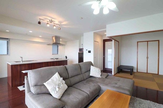 3LDK Apartment with Ocean View in Chatan, Okinawa - Thumbnail 4