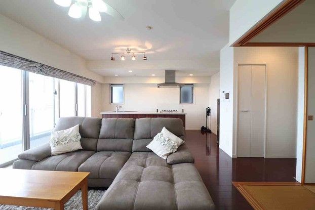 3LDK Apartment with Ocean View in Chatan, Okinawa - Thumbnail 2