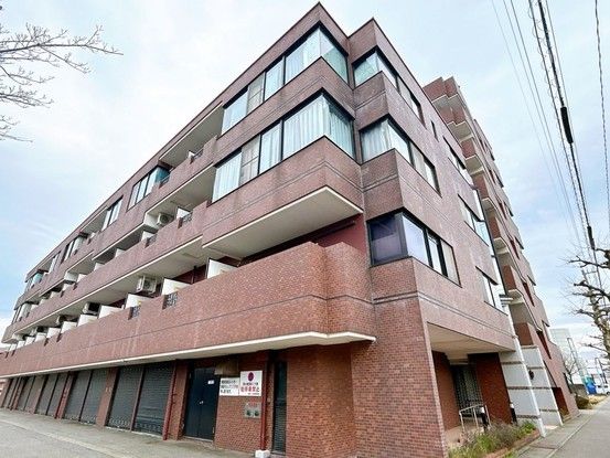 Renovated 1LDK Apartment Near Takaoka Station, Toyama - Thumbnail 2