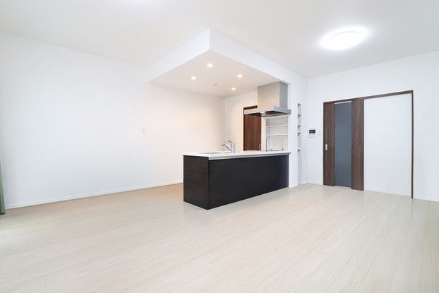 3LDK Apartment for Sale in Ginowan, Okinawa - 70.2 sqm - Thumbnail 4
