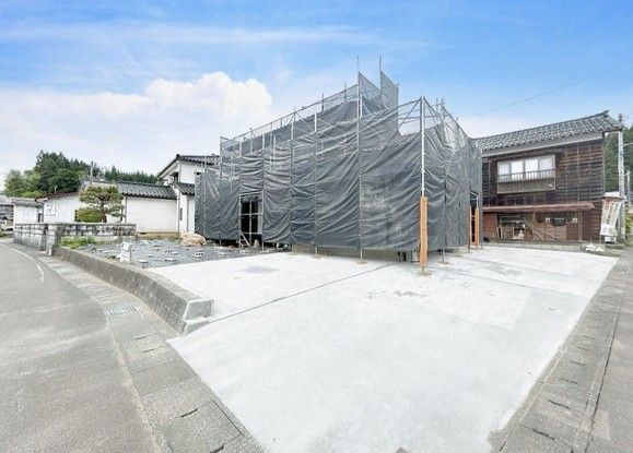 Renovated 5LDK House in Izumozaki, Niigata - 155 sqm - Thumbnail 2