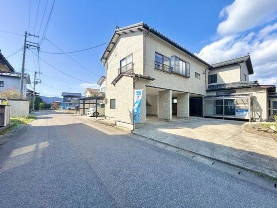 Renovated 5LDK Two-Generation House for Sale in Murakami - Thumbnail 3