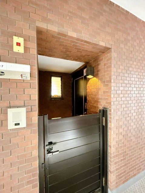 Renovated 2LDK Apartment in Toyama City Near Johara Station - Thumbnail 2