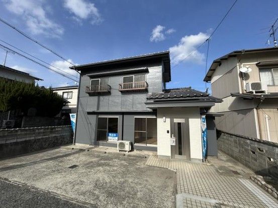 Renovated 2LDK House in Shimonoseki, Yamaguchi - 64.02m² - Thumbnail 2