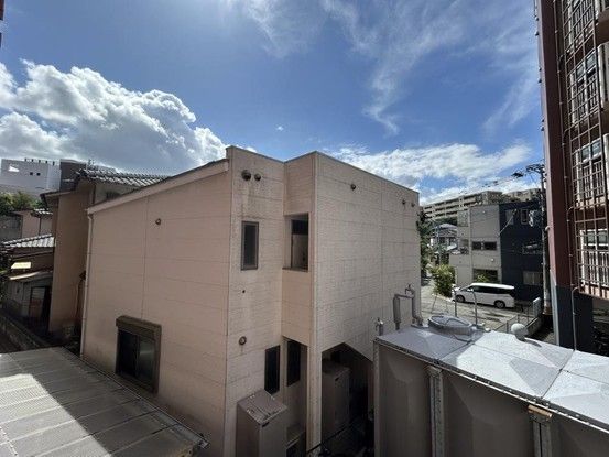 Renovated 2LDK Apartment for Sale in Fukuoka Chuo Ward - Thumbnail 2