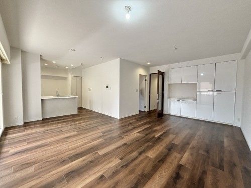 Spacious 3LDK Apartment in Osaka Nakatsu Near Station - Thumbnail 2