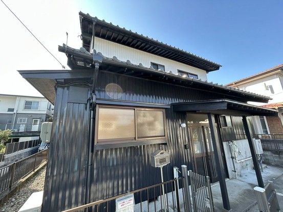 Renovated 4LDK House in Kuwana City with Private Garden - Thumbnail 3