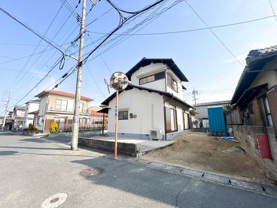 Renovated 3LDK House in Okayama City's Higashi Ward - Thumbnail 3