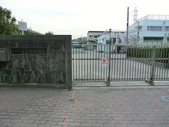 3LDK Apartment for Sale in Tsurumi Ward, Yokohama - Thumbnail 4