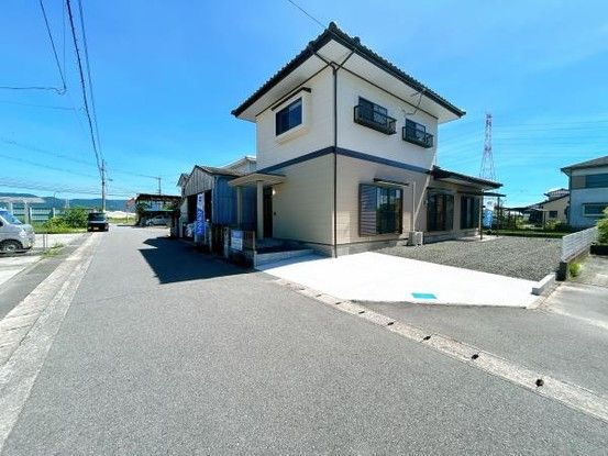 Renovated 3LDK House in Kanzaki, Saga - 102 sqm - Thumbnail 3