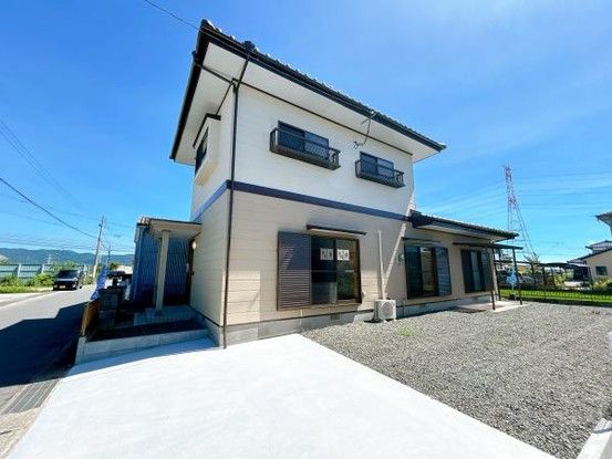 Renovated 3LDK House in Kanzaki, Saga - 102 sqm - Thumbnail 2