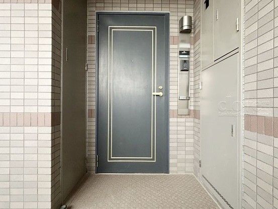 Renovated 3LDK Apartment for Sale Near Shin-Sakuradai Station, Tokyo - Thumbnail 2