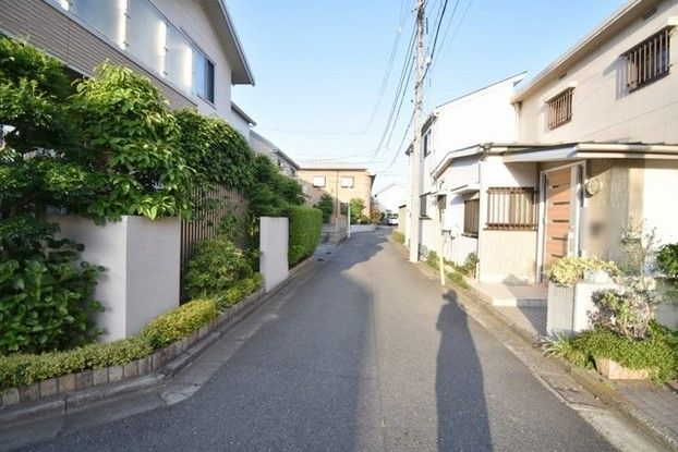 4LDK Detached House for Sale in Mitaka, Tokyo - 156m2 Land - Thumbnail 2