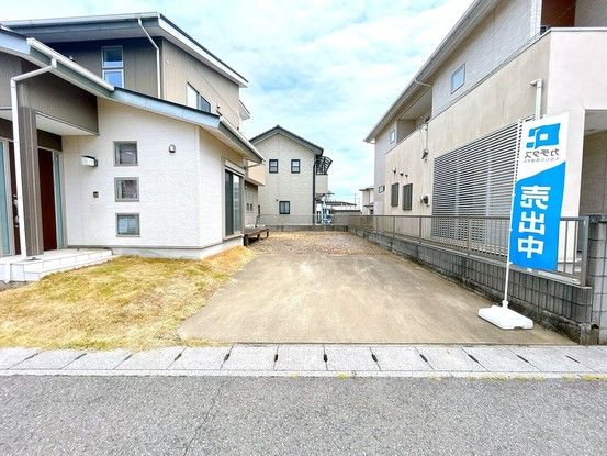 4LDK House for Sale in Tochigi City, Tochigi Prefecture - Thumbnail 2