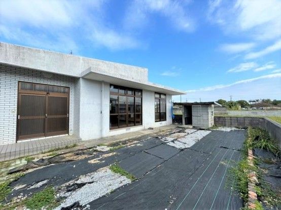 3LDK Single-Story Home for Sale in Uruma, Okinawa - Thumbnail 3