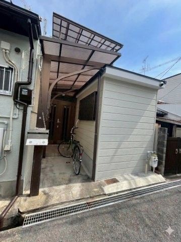 Renovated 4K Terrace House for Sale in Higashiosaka, Osaka - Image 1