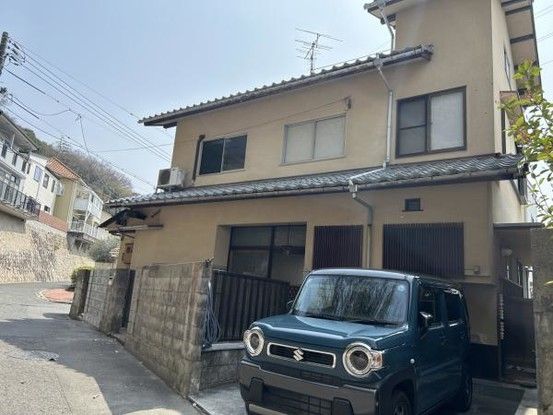 Used 4LDK Detached House in Nishi-ku, Hiroshima City - Thumbnail 2