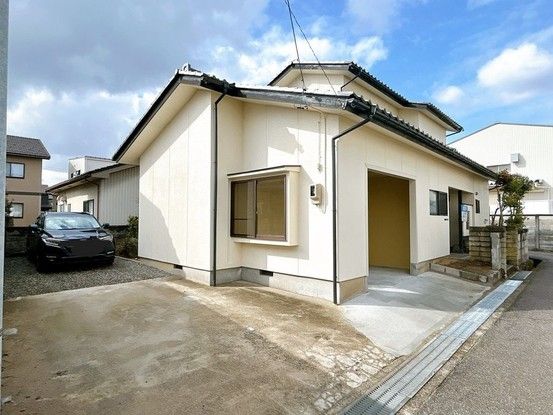Renovated 3LDK House on 225sqm Land in Toyama City - Thumbnail 2