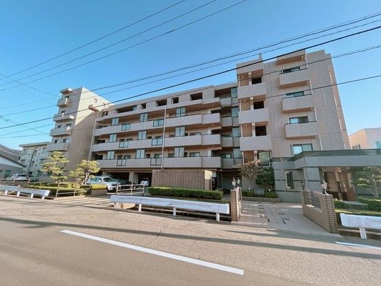 Renovated 3LDK Apartment in Fukui City, 91.17 sqm - Thumbnail 2