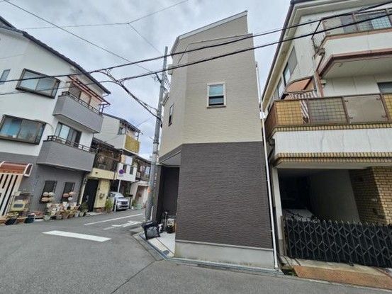 3LDK Detached House for Sale in Tsurumi-ku, Osaka - Thumbnail 4