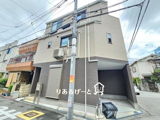 3LDK Detached House for Sale in Tsurumi-ku, Osaka - Thumbnail 2