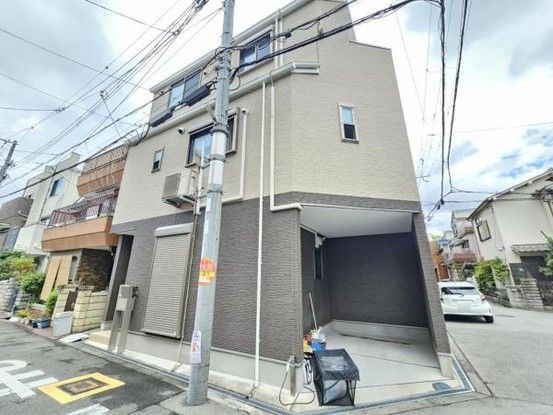 3LDK Detached House for Sale in Tsurumi-ku, Osaka - Thumbnail 3