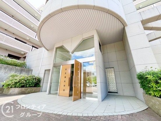 Renovated 2SLDK Apartment Near Tomio Station, Nara - Thumbnail 2