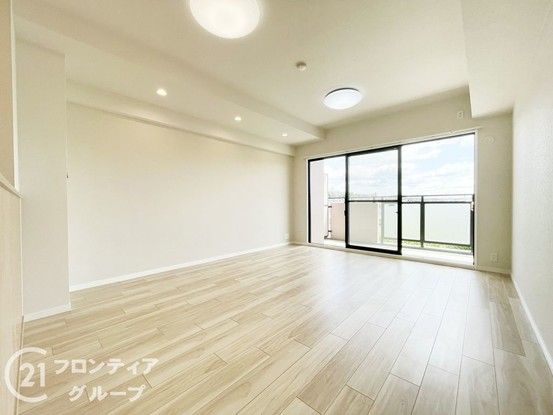 Renovated 2SLDK Apartment Near Tomio Station, Nara - Thumbnail 3