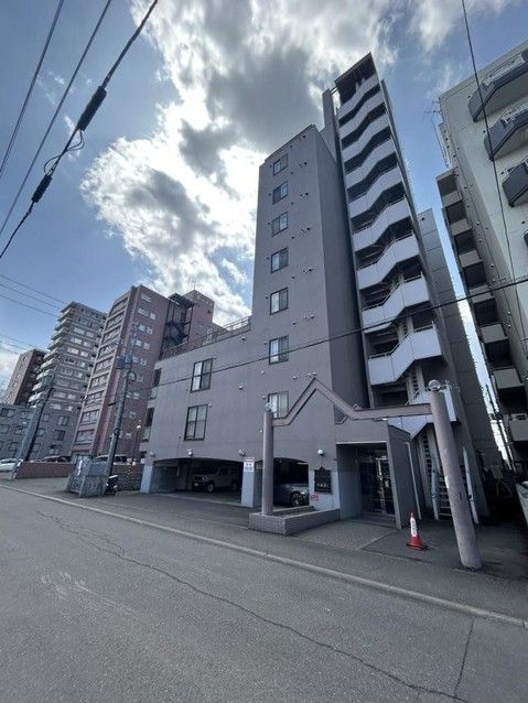 Renovated 2LDK Apartment for Sale in Shiroishi, Sapporo - Thumbnail 3