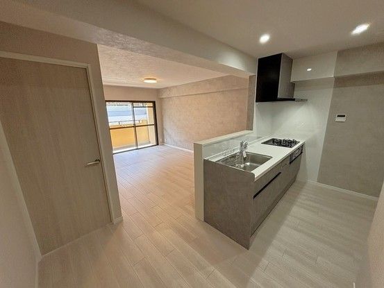 Renovated 2LDK Apartment for Sale in Hiroshima Naka Ward - Thumbnail 3