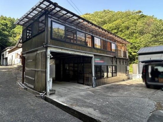 Spacious 7DK House in Hamada City, Shimane - 437m² - Thumbnail 2