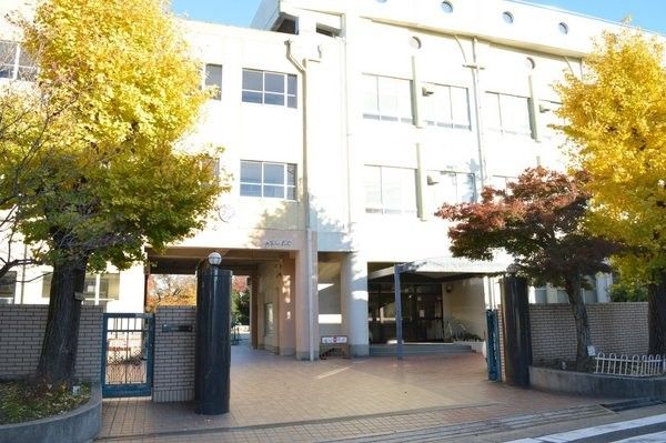 4LDK House for Sale in Higashisakae-cho, Mizuho Ward, Nagoya - Thumbnail 3