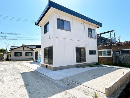 Renovated 4LDK House in Namerikawa, Toyama - 133 sqm - Thumbnail 3