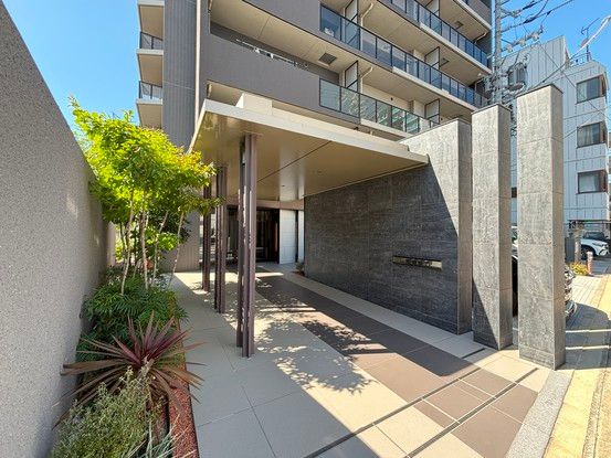 Top Floor 3LDK Apartment Near Gifu Station - Thumbnail 3
