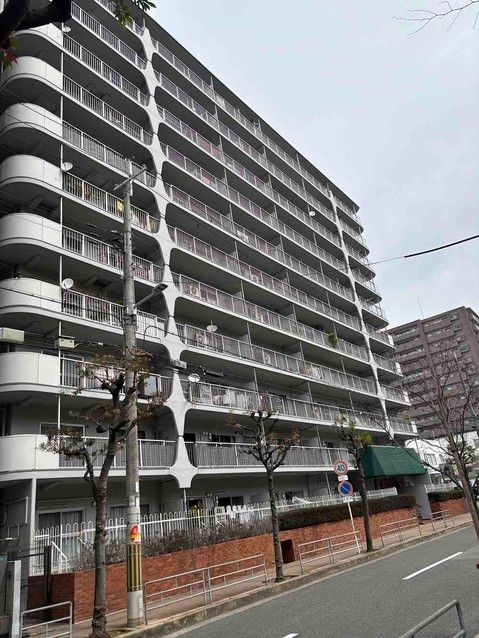 3LDK Apartment for Sale in Yodogawa, Osaka - 71.5 sqm - Thumbnail 2