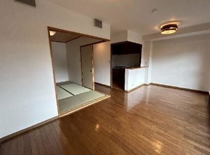 3LDK Apartment for Sale in Nishikyo Ward, Kyoto - Thumbnail 2