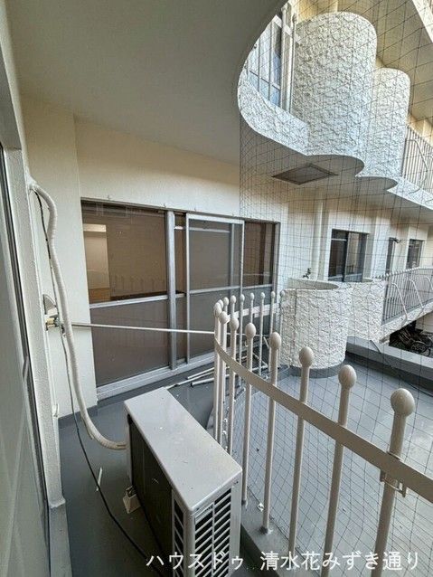 1LDK Apartment in Shimizu-ku, Shizuoka City for Sale - Thumbnail 3