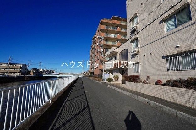2LDK Apartment for Sale in Misato, Saitama - 59.93m² - Thumbnail 3
