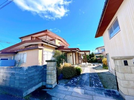 8K House on 272 Tsubo Lot in Kahoku, Yamagata for 9.99M Yen - Thumbnail 2