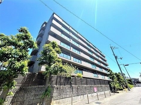 Renovated 3LDK Apartment with Garden Near Nishinomiya-Kitaguchi - Thumbnail 2
