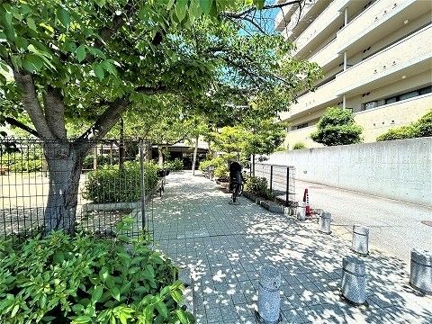 Renovated 3LDK Apartment with Garden Near Nishinomiya-Kitaguchi - Thumbnail 4