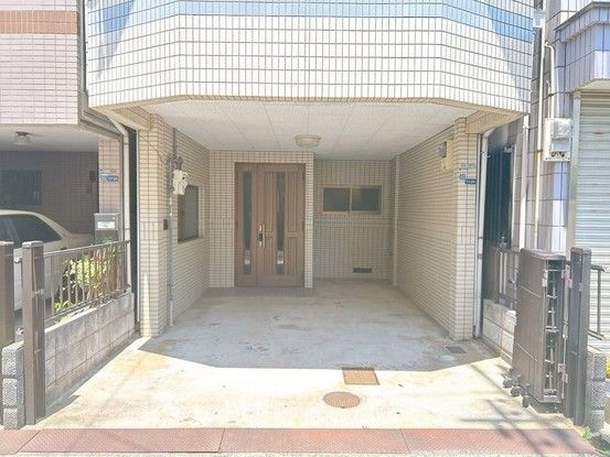 3LDK House for Sale in Higashiosaka, Osaka - 110.34 sqm - Thumbnail 2