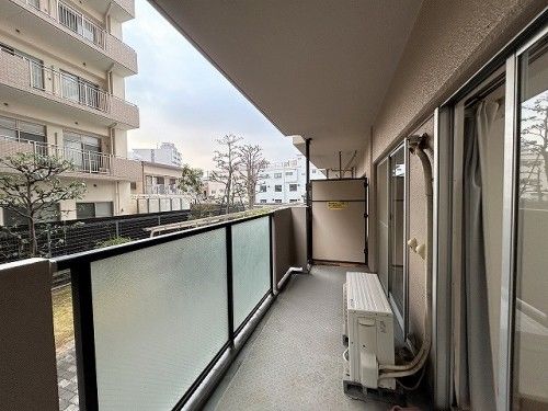 3LDK Apartment for Sale in Higashinari, Osaka - 61.6 sqm - Thumbnail 4