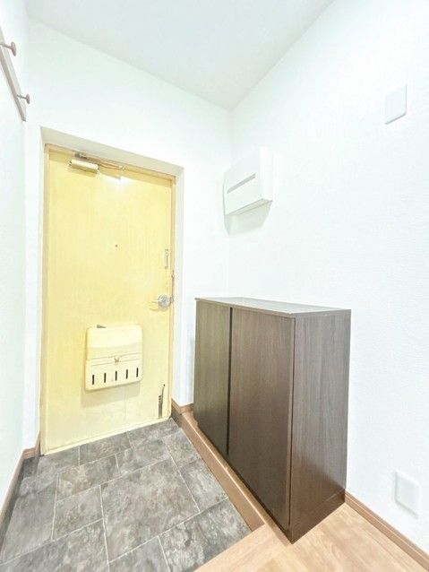 Renovated 2SLDK Apartment in Nagasaki, 58.11 sqm - Thumbnail 4