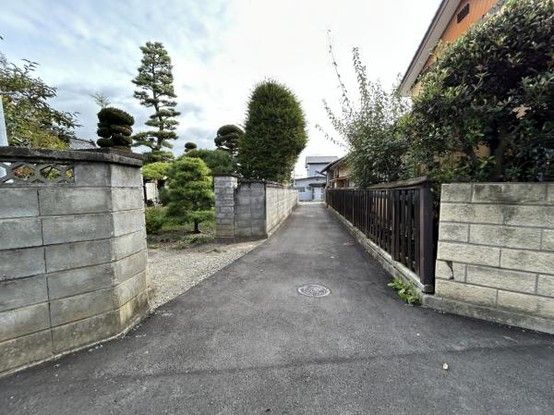 Detached House with Outbuildings on 236.5 Tsubo Land in Minami-Alps - Thumbnail 4