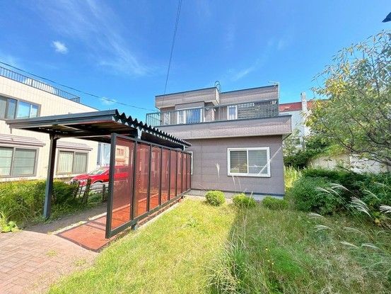 Renovated 4LDK House in Minami-ku, Sapporo with 374 sqm Land - Thumbnail 2